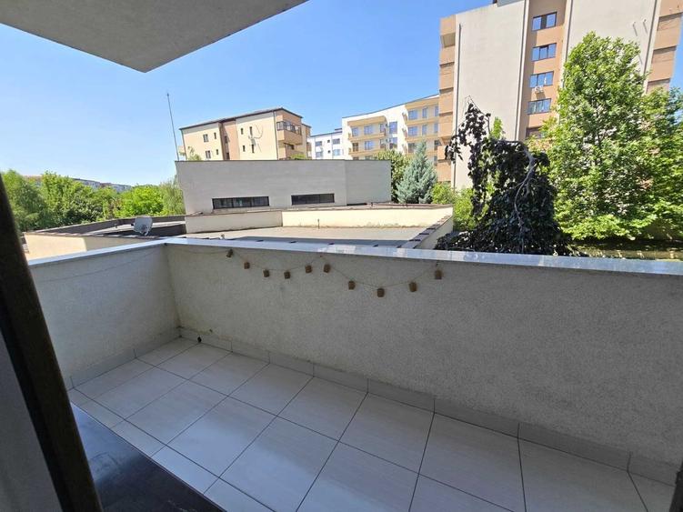 Garsonieră decomandată în Central