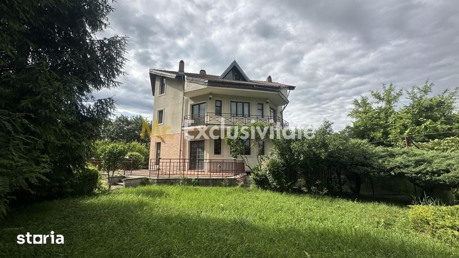 Casă cu 9 camere cu Teren 1500 Mp în Bascov