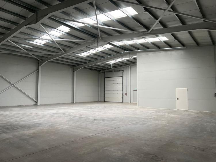 Spațiu industrial, de 595 mp, în Rudeni