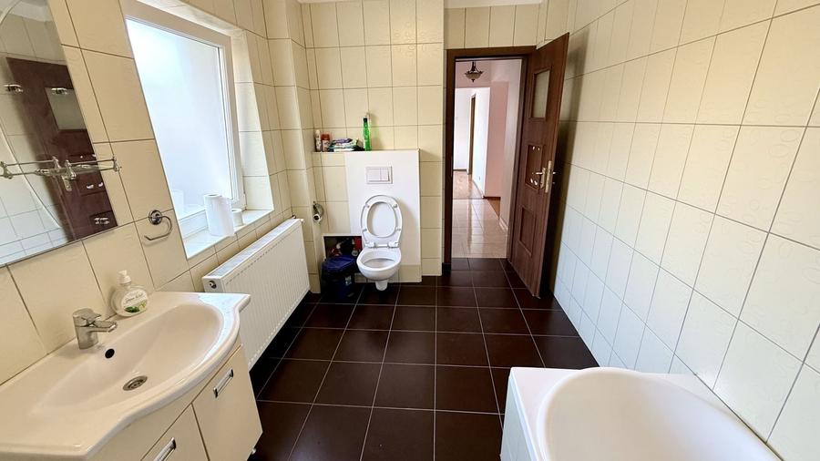 Apartament cu 4 camere decomandat în Unirii
