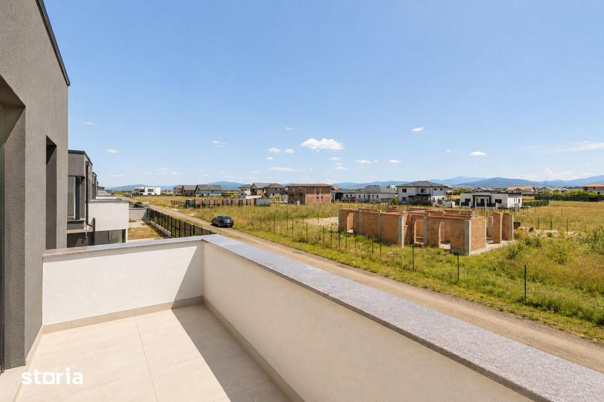 Casă cu 5 camere cu Teren 500 Mp în Noua