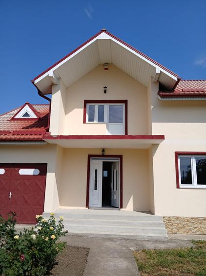 Casă cu 4 camere cu Teren 1594 Mp în Exterior Nord