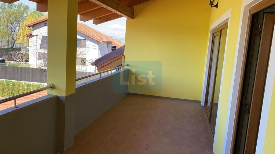 Casă cu 4 camere cu Teren 860 Mp în Șimian