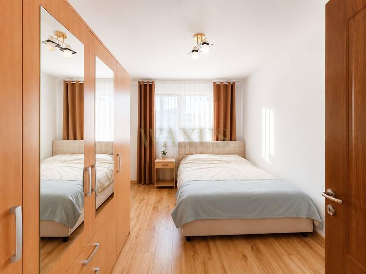Apartament cu 3 camere semidecomandat, mobilat în Florești