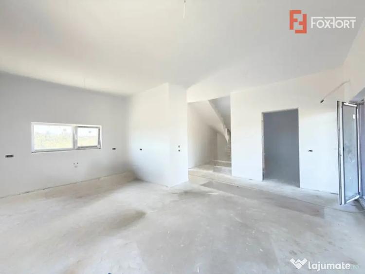 Casă cu 4 camere cu Teren 305 Mp în Săcălaz