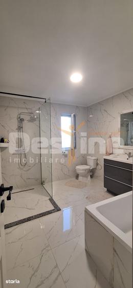Casă cu 4 camere decomandat cu Teren 100 Mp în Central