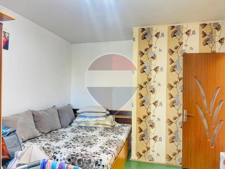 Apartament cu 3 camere decomandat în Viilor