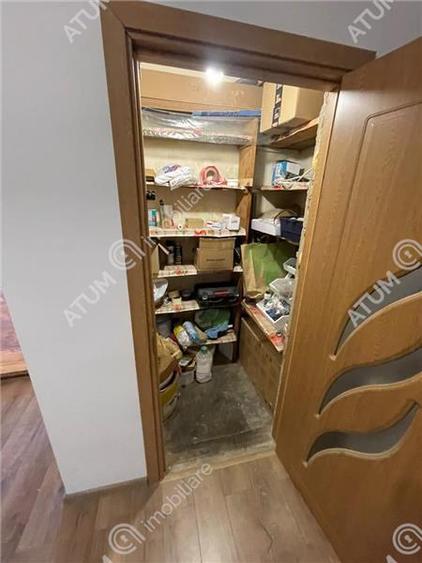 Apartament cu 2 camere semidecomandat, mobilat în Cisnădie