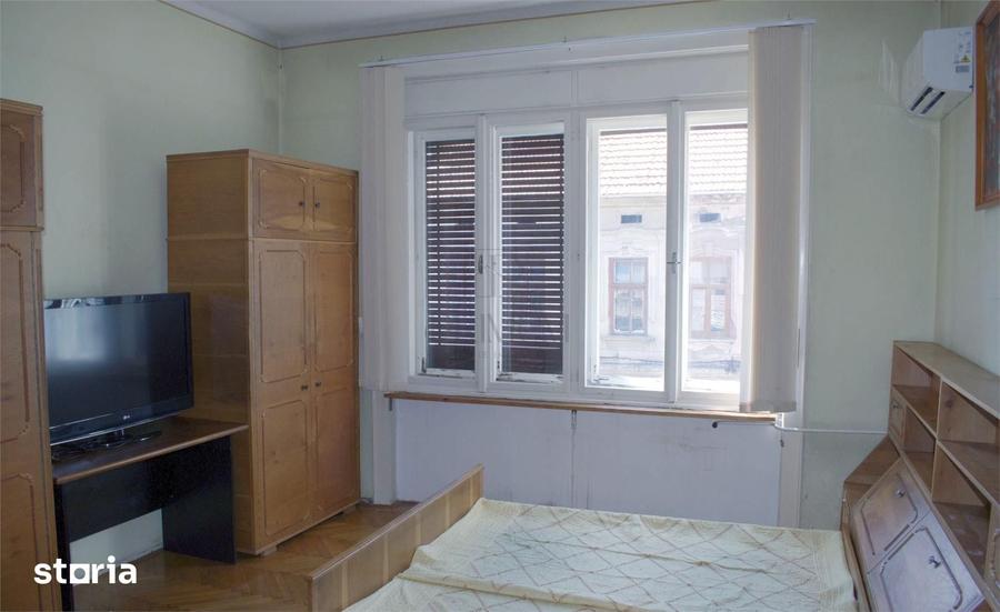 Apartament cu 4 camere decomandat în Elisabetin