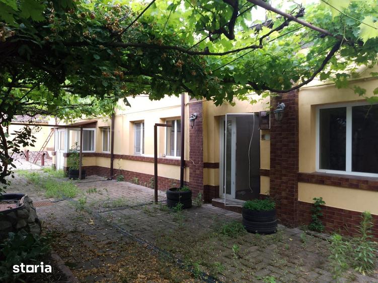 Casă cu 4 camere cu Teren 283 Mp în Independenței