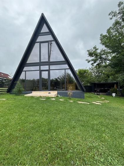 Casă cu 4 camere cu Teren 300 Mp în Novaci