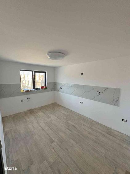 Casă cu 5 camere cu Teren 300 Mp în Central