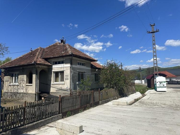 Casă cu 3 camere în Bușag