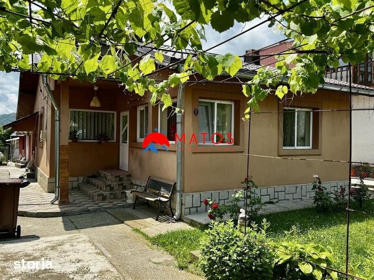Casă cu 4 camere cu Teren 1387 Mp în Cornu