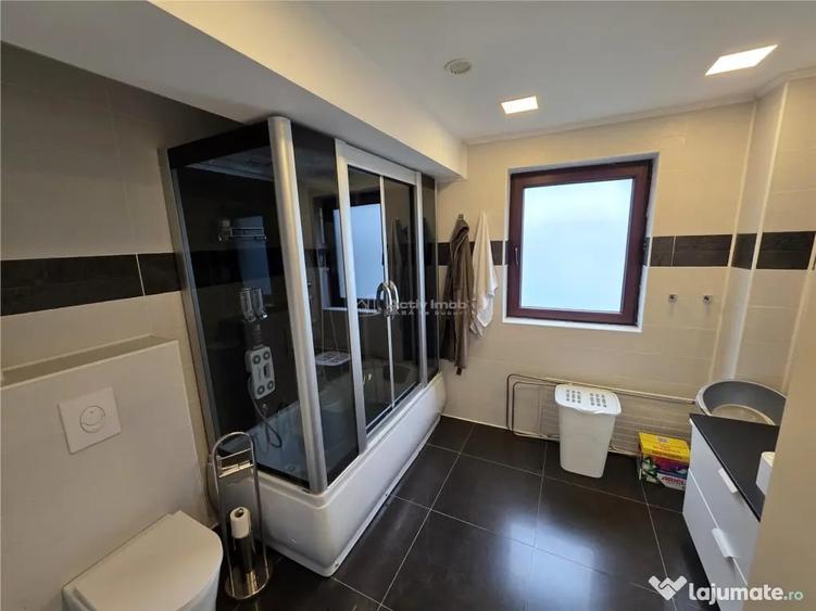 Casă cu 10 camere cu Teren 620 Mp în Mogoșoaia