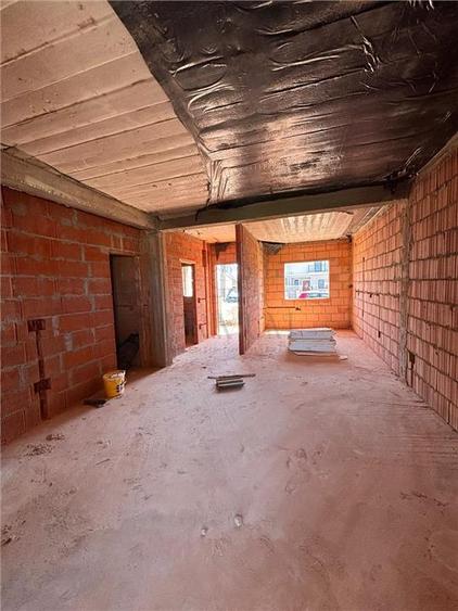 Duplex cu 4 camere cu Canalizare în Moșnița Nouă
