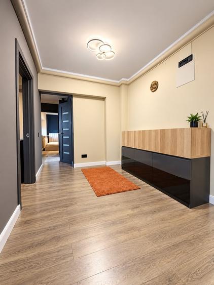 Apartament cu 4 camere decomandat, mobilat în Nicolina