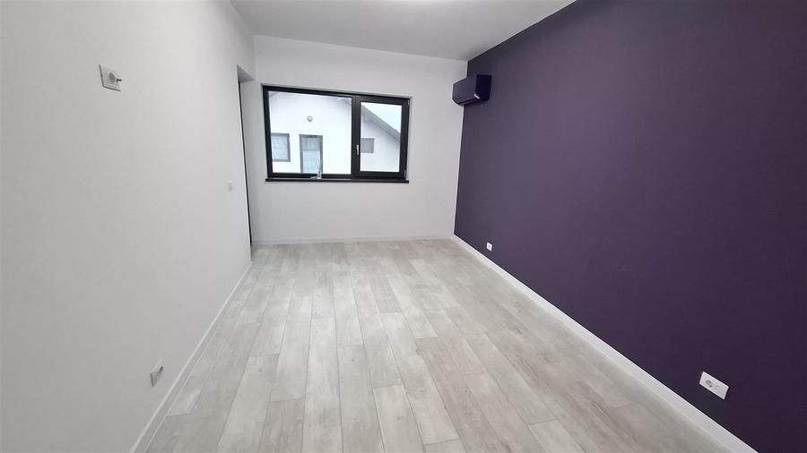 Casă individuală cu 4 camere cu Canalizare în Breazu