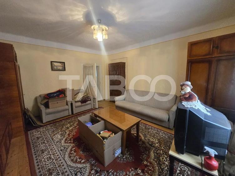 Casă cu 4 camere cu Teren 620 Mp în Central