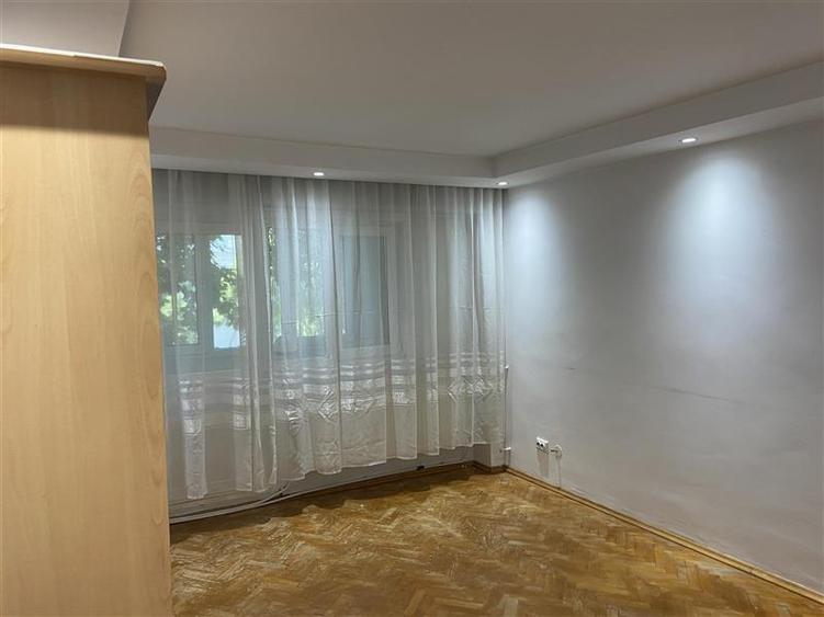 Apartament cu 2 camere decomandat, mobilat în Ultracentral