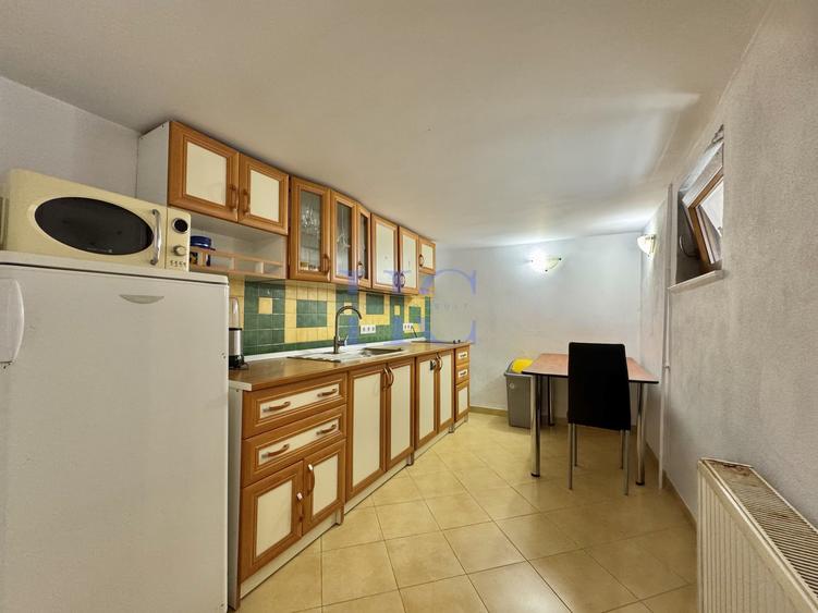 Casă individuală cu 4 camere cu Canalizare în Lazaret