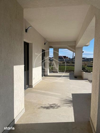 Casă cu 6 camere decomandat cu Teren 498 Mp în Nufărul