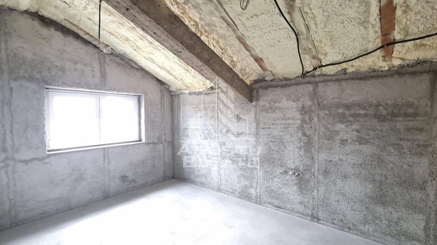 Duplex cu 4 camere cu Canalizare în Giarmata