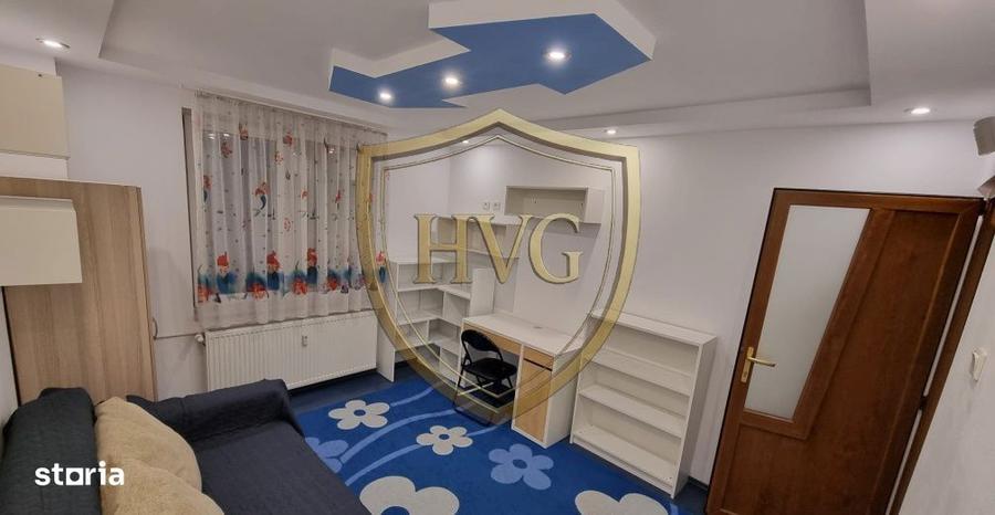 Apartament cu 3 camere în Tei