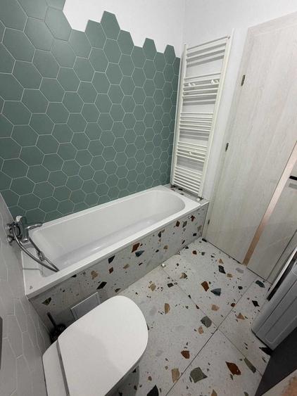 Apartament cu 3 camere decomandat în Florești