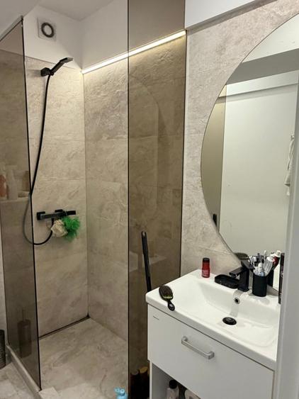 Apartament cu 3 camere decomandat în Tineretului