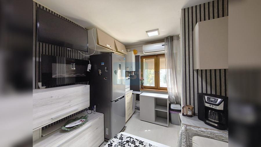 Apartament cu 3 camere decomandat în Între Lacuri
