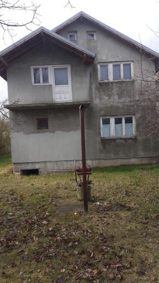 Casă cu 4 camere în Balotești
