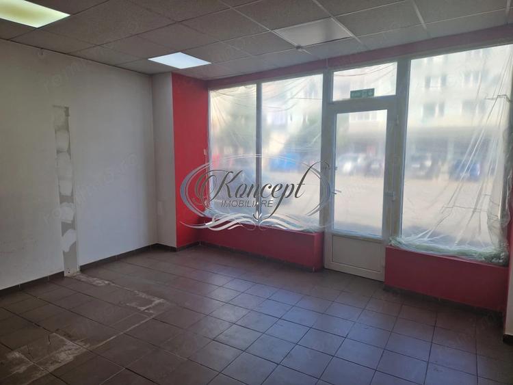 Spatiu comercial cu vitrina, Piata Mihai Viteazu - 1