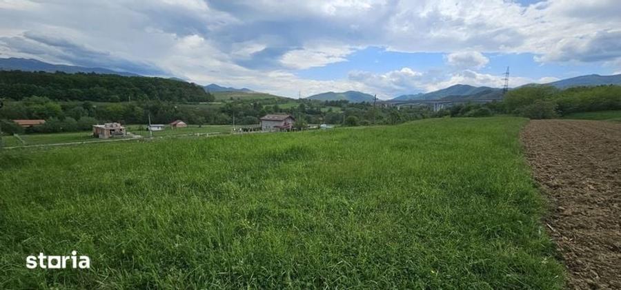 Teren de 1550 mp, în Central