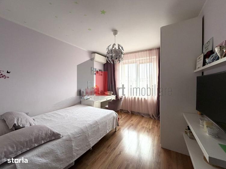 Apartament cu 4 camere decomandat în Berceni