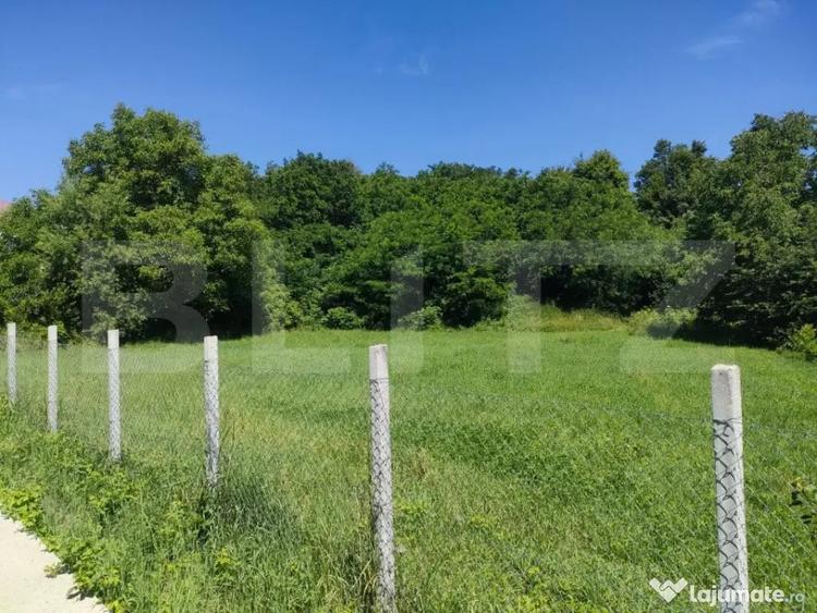 Teren de 2200 mp, în Siret