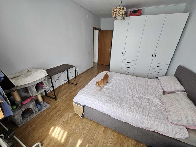 Apartament cu 3 camere decomandat în Titan