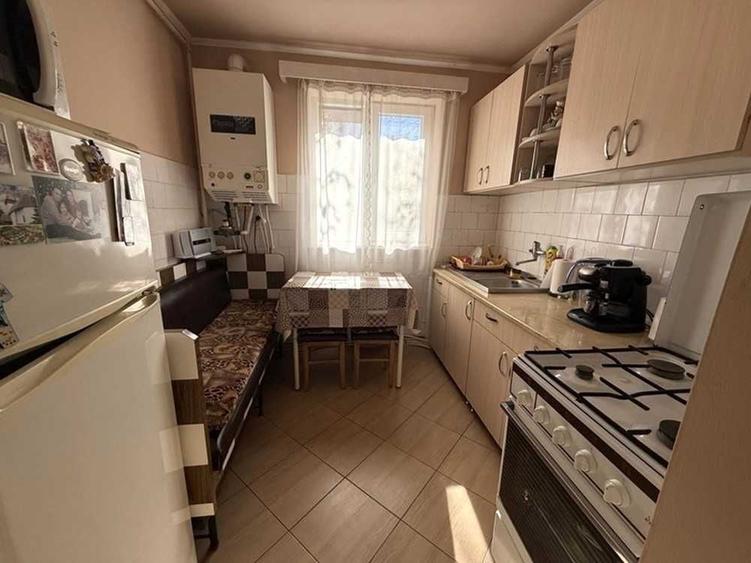 Apartament cu 2 camere decomandat în Carpați 1