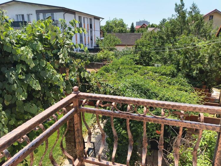 Casă cu 4 camere cu Canalizare în Central
