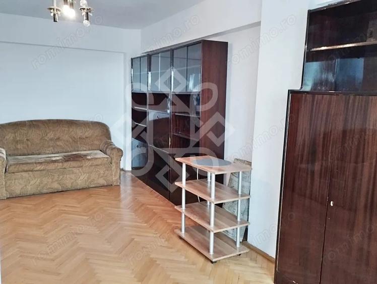 Apartament cu 2 camere decomandat în Decebal