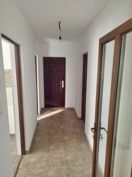 Casă cu 4 camere în Ciorăști