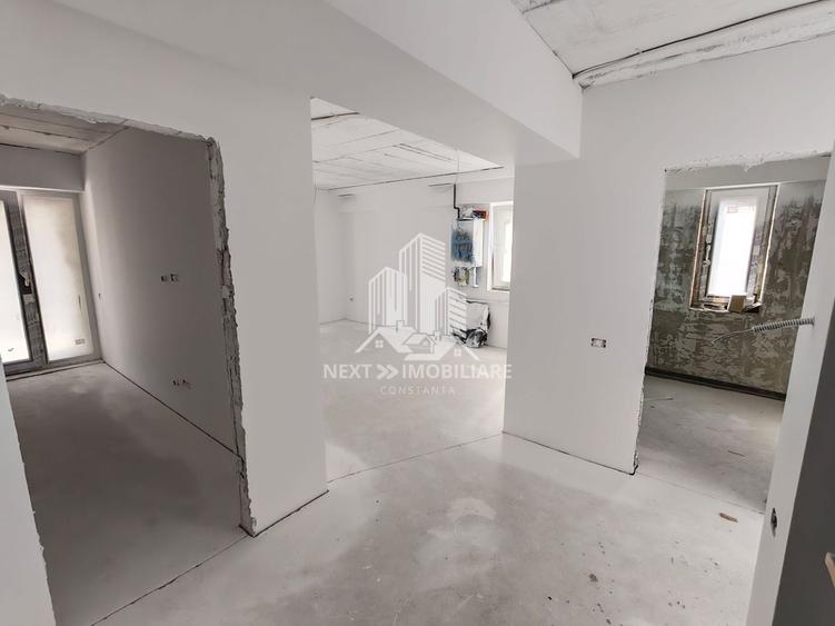 Apartament cu 2 camere decomandat în Universitate