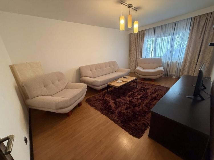 Apartament cu 3 camere decomandat, mobilat în Calarași 4