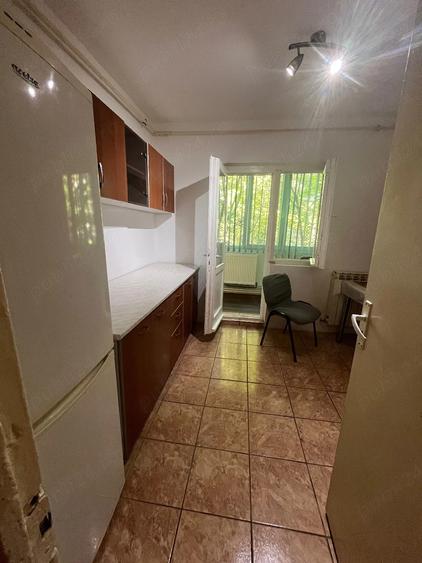 Apartament cu 3 camere decomandat în Soarelui