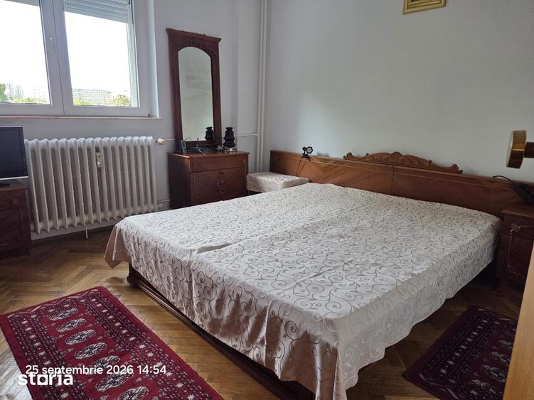 Apartament cu 4 camere în Șerban Vodă