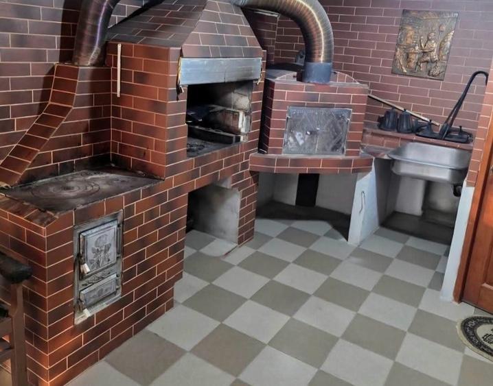 Casă individuală cu 4 camere cu Canalizare în Bod