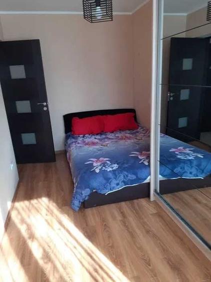 Apartament cu 3 camere semidecomandat în Ipotești
