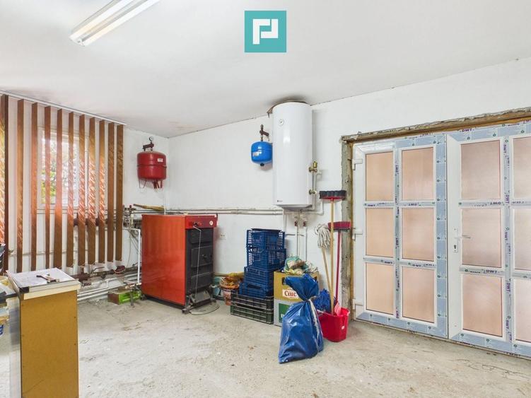 Casă individuală cu 6 camere cu Canalizare în Buteni