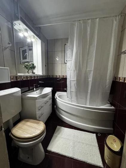 Apartament cu 3 camere decomandat, mobilat în Berceni