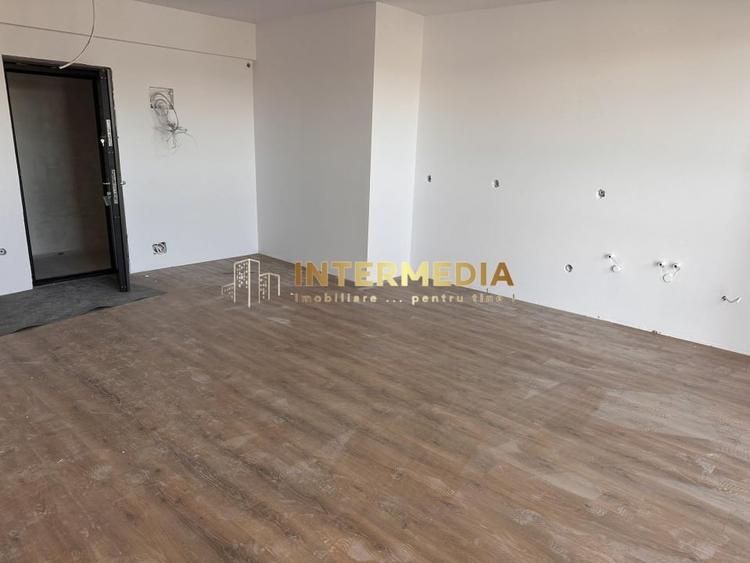 Apartament cu 3 camere în Cetate
